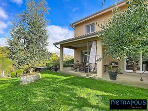 Villa -128 m² -5 pièces - terrain 1235 m²