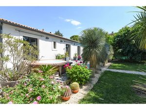 Vente villa 5 pièces 184 m² à Marguerittes (30320)  685 000 €