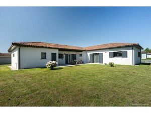 Vente maison 5 pièces 154 m² Saint-Laurent-de-Neste (65150)