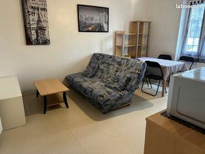 Alençon deux pièces 45 m2 meublées très spacieux