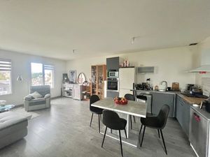 Maison 7 pièces - 4 chambres - parking - terrasse