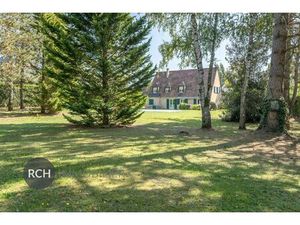 A quelques minutes de Gambais - Maison familiale avec piscine sur beau terrain arboré