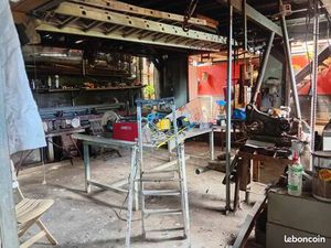 Louer petite atelier fabrication bord de routes