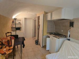 Studio rdc centre ville quissac