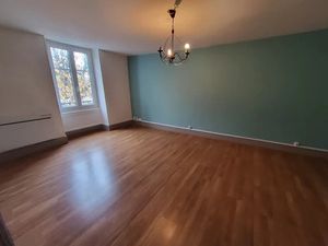 Vente appartement 2 pièces 73 m² à Voiron (38500)  110 000 €