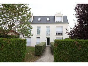 APPARTEMENT F2 DANS IMMEUBLE DE STANDING à EPONE