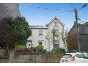 DELFIMMO - SPACIEUSE MAISON - 2 GARAGES - JARDIN - 5CH