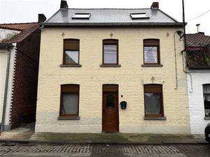 MAISON 6 CHAMBRES AVEC JARDIN  PROCHE DU CENTRE DE FLOBECQ!