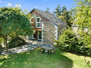 Bâtisse de caractère exploitée en 4 gîtes à Engreux