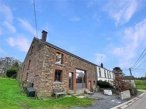 !! OPTION !! Charmante maison ardennaise et sa grange aménag