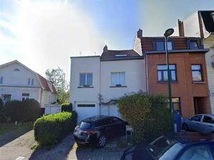 Maison 3 chbrs A rénover - idéalement située - PEB D