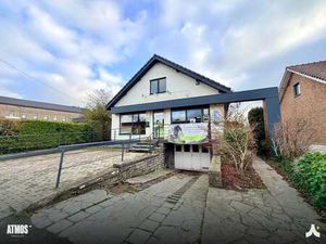 Villa mixte idéalement située proche de toutes commodités: