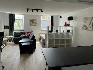 Superbe studio meublé 3ème étage avec jardin