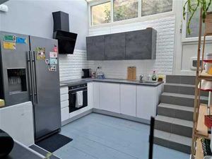 CHARMANTE MAISON RENOVEE 1 CHAMBRE + 1 BUREAU AVEC JARDIN