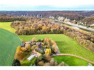 Propriété d'exception sur 90 ares à proximité des grands axe