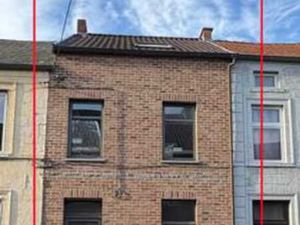 Maison de +-150m² sur 4a10  3/4 ch  garage  Electrcité ok.