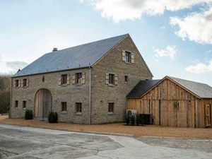 Propriété d'exception en pierre du pays avec vue dégagée