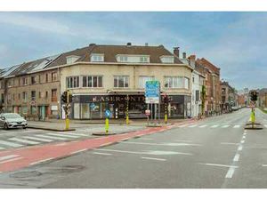 Immeuble de rapport avec local commercial et 2 appartements