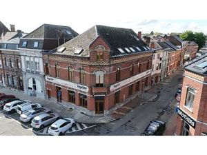 Immeuble mixte à vendre avec terrasse et 11 chambres   Manage (VBD61610)