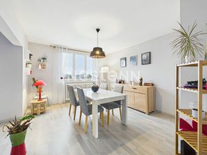 A vendre à Arpajon Sur Cère  Appartement 3 pièces d'une surface de 72 m² avec loggia  cave