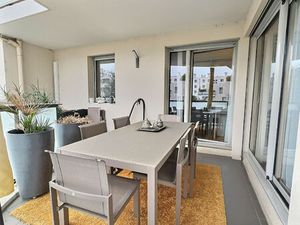 À vendre LYON MONPLAISIR Appartement 4 pièces avec balcon à vivre et garage en sous-sol