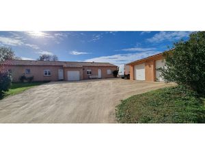 À vendre Grande villa de plain-pied dans le Gers avec pote