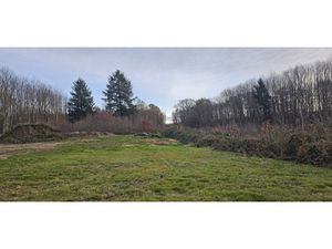 Terrain constructible-campagne St Yrieix la perche-5508m2
