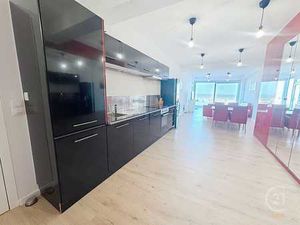 Appartement au rez-de-chaussée avec 2 chambres et garage !