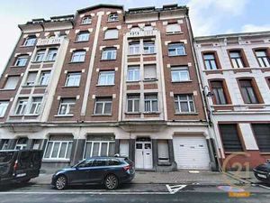 APPARTEMENT DEUX CHAMBRES AVEC TERRASSE ET CAVE