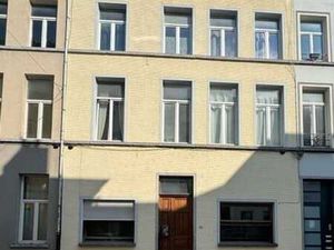 Magnifique appart 2ch + combles à deux pas de la place ...