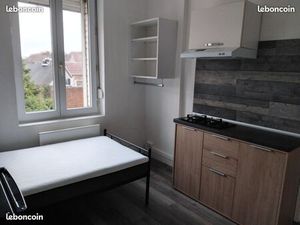 Chambre meublée  très proche gare