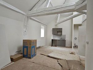 Loue T2 dans un domaine magnifique en dernier étage