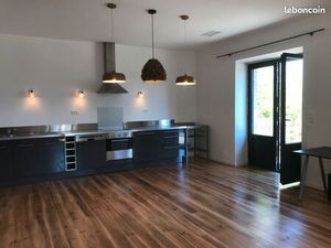 Location 3 pièces avec grand jardin et piscine