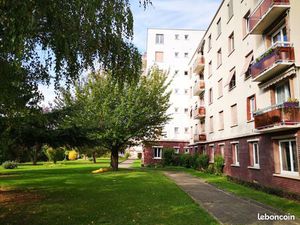 T4 rénové avec 3 chambres à 7mn à pied du RER C idéal colocation