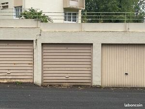 Garage 1 voiture à vendre