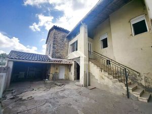 Située à Rousson  maison de village 90 m² avec cour