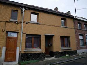 Maison rénovée avec finitions à prévoir