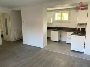 Location appartement 4 pièces 67 m² à Lyon 8 (69008)