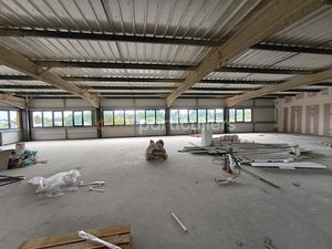 À LOUER Local professionnel 300 m² divisible Emplacement stratégique