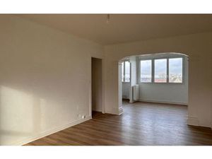 Location appartement  m² T-3 à Beauvais  780 €