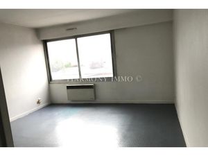 GRAND STUDIO AVEC PARKING ET CAVE RUE GAMBETTA