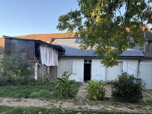 Dans le village de Magnac Bourg