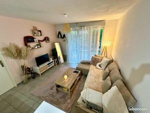 Appartement t2 meublé – terrasse  jardin & parkings – saint-genis-pouilly – idéal frontali