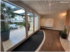 Appartement T3 avec terrasse 64 6 m2 et 2 places de parking couvertes