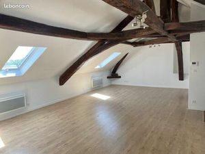 Superbe T3 avec parking et grande cave de plein pied état neuf ANGERS hyper centre