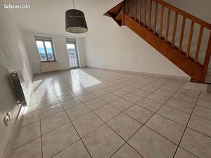 A louer Duplex de 77m2 place du village