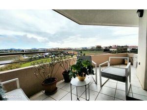 2 piéces T2 F2 meublé 52m² avec terrasse parking piscine