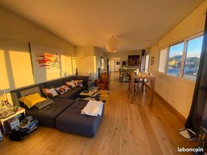 Appartement avec terrasse parkings et cave