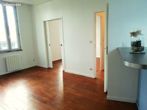 Yvetot prox gare  loue 3 pièces avec place de parking