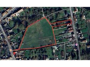 Magnifique terrain batissable au coeur du village